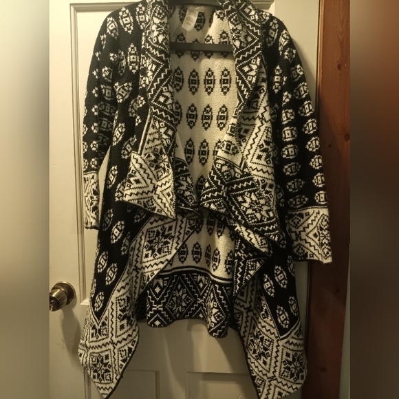 🤠Elodie Mohair/Acrylic Shawl/Cape/Sweater Size Large - Picture 2 of 4